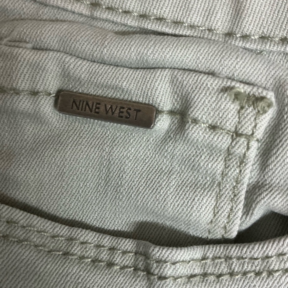 Nine West Women's Soft Gray‎ Straight Leg Jeans - Picture 8 of 15